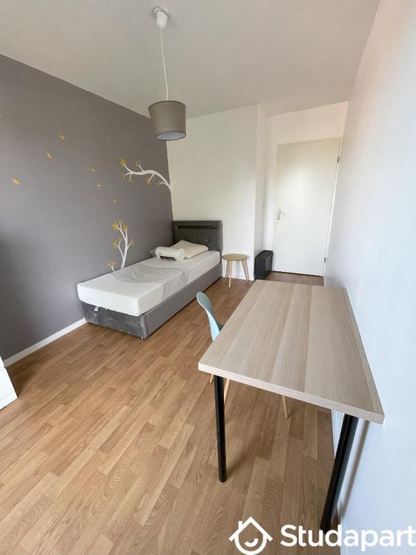 Chambre - 9 m² - 1 pièce