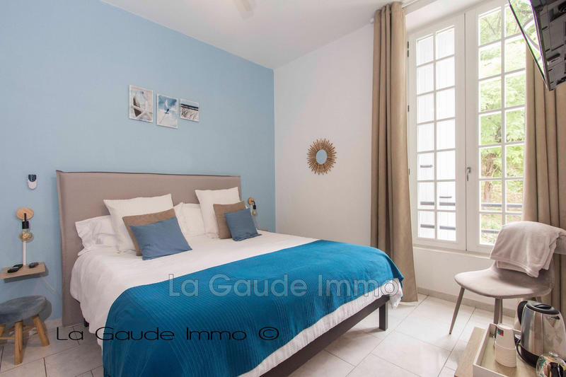 Maison - 269 m² - 9 pièces