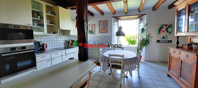 Maison - 230 m² - 7 pièces