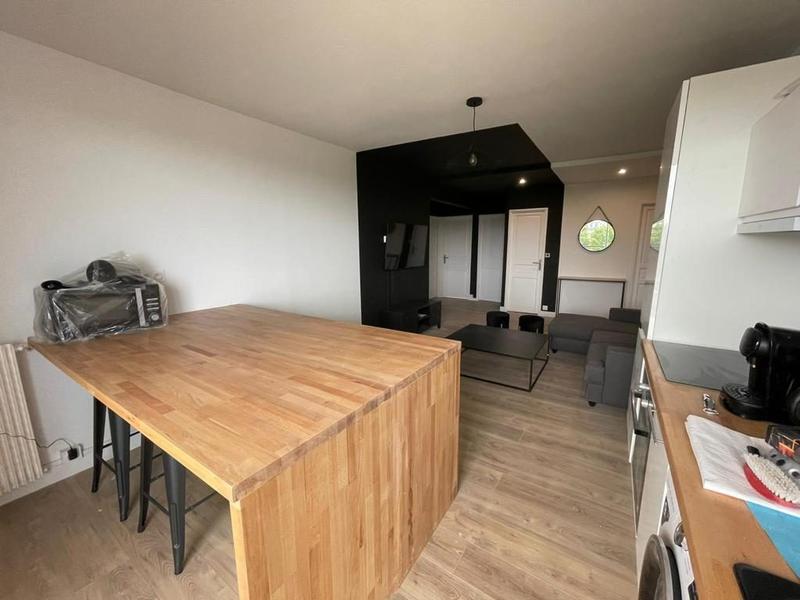 Appartement - 94 m² - 6 pièces