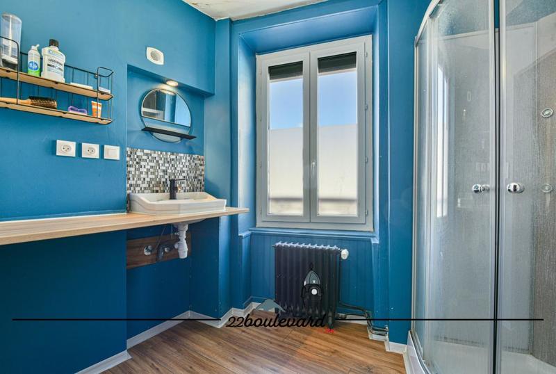 Maison - 230 m² - 8 pièces