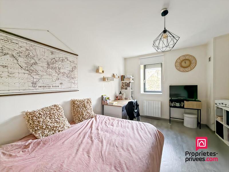 Maison - 234 m² - 9 pièces