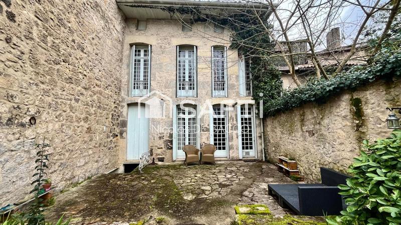 Maison de ville - 298 m² - 8 pièces