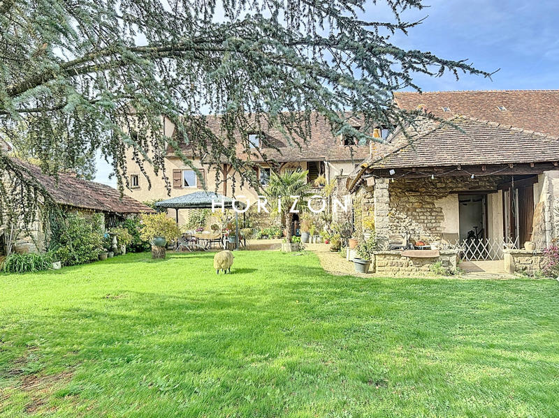 Maison ancienne - 200 m² - 7 pièces