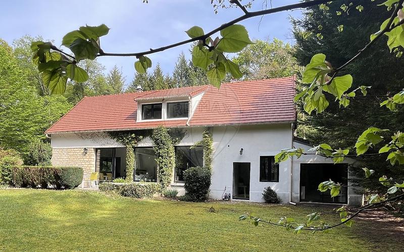 Maison - 175 m² - 8 pièces