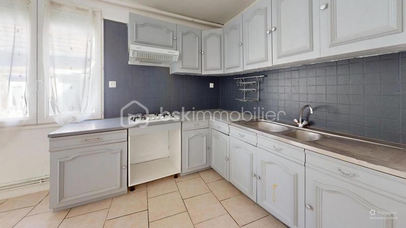 Maison - 150 m² - 10 pièces