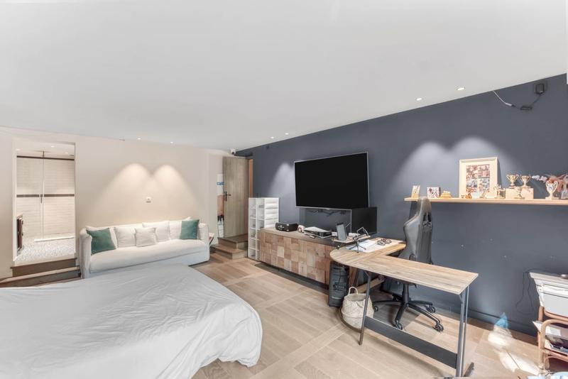 Villa - 265 m² - 6 pièces