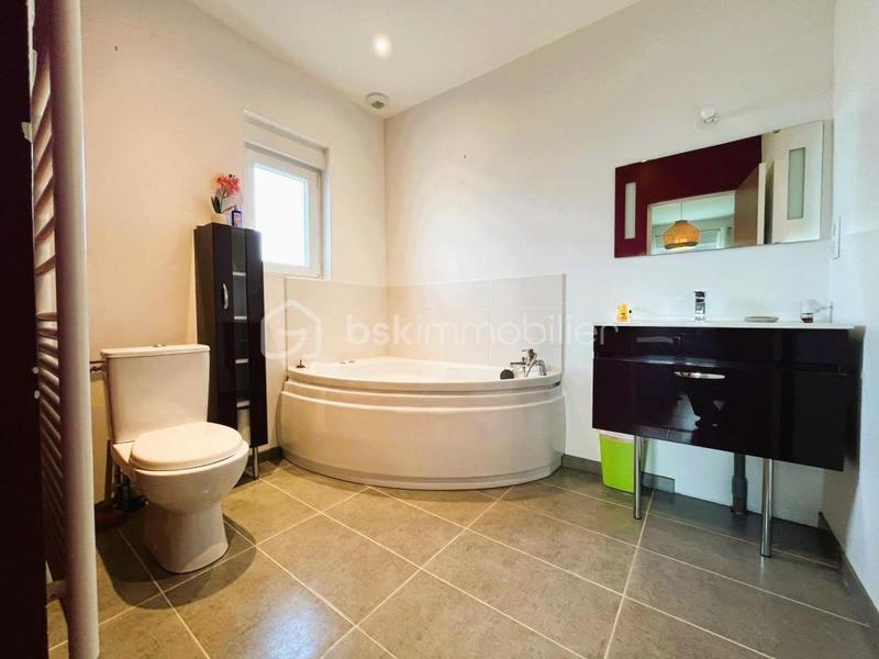 Maison - 137 m² - 6 pièces