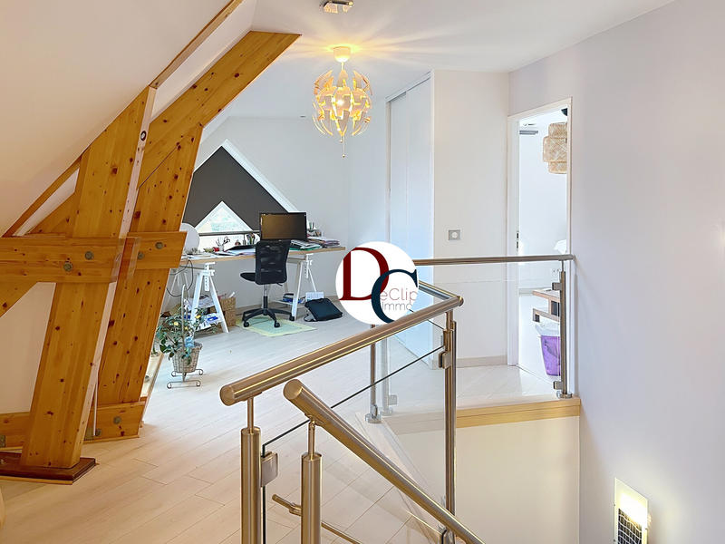 Maison - 210 m² - 6 pièces