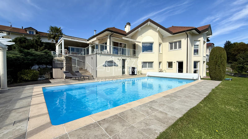 Maison - 263 m² - 7 pièces