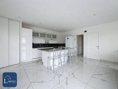 Villa - 228 m² - 8 pièces