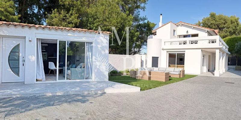 Maison de ville - 180 m² - 7 pièces