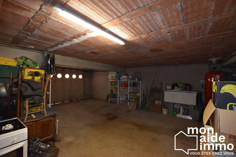 Maison traditionnelle - 240 m² - 9 pièces