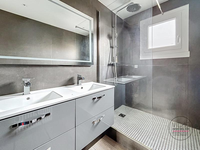 Appartement - 90 m² - 4 pièces