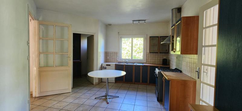 Maison - 370 m² - 9 pièces