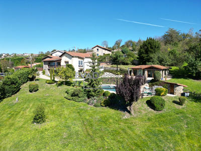 Ferme - 242 m² - 10 pièces