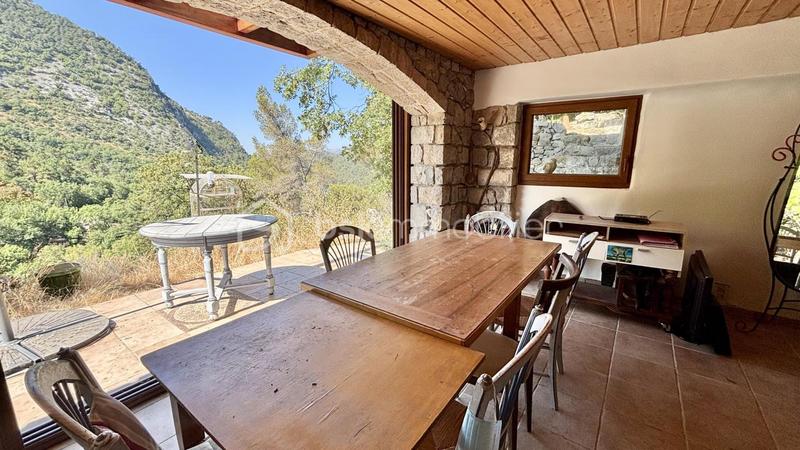 Maison en pierre - 77 m² - 3 pièces