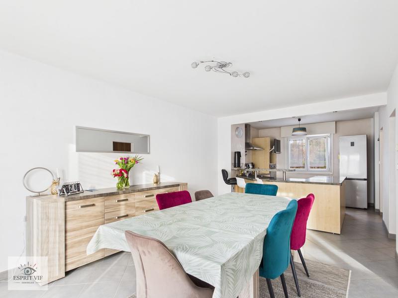 Appartement - 90 m² - 4 pièces