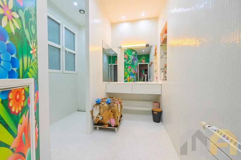 Appartement - 283 m² - 7 pièces