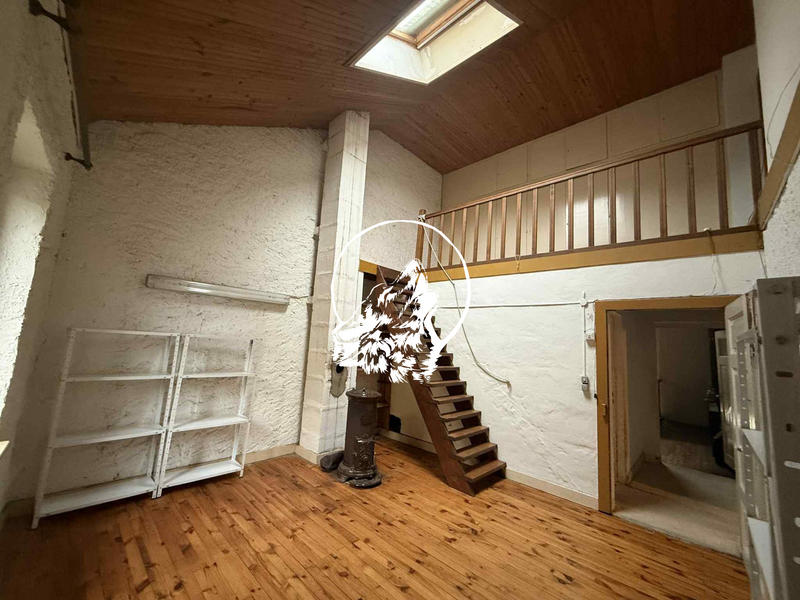 Maison - 213 m² - 6 pièces