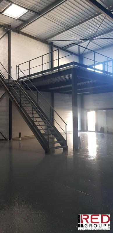 Entrepôt - 231 m²