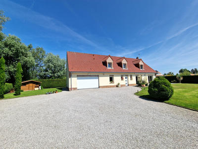 Maison - 270 m² - 6 pièces