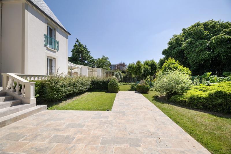 Maison - 224 m² - 7 pièces