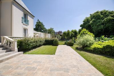 Maison - 224 m² - 7 pièces