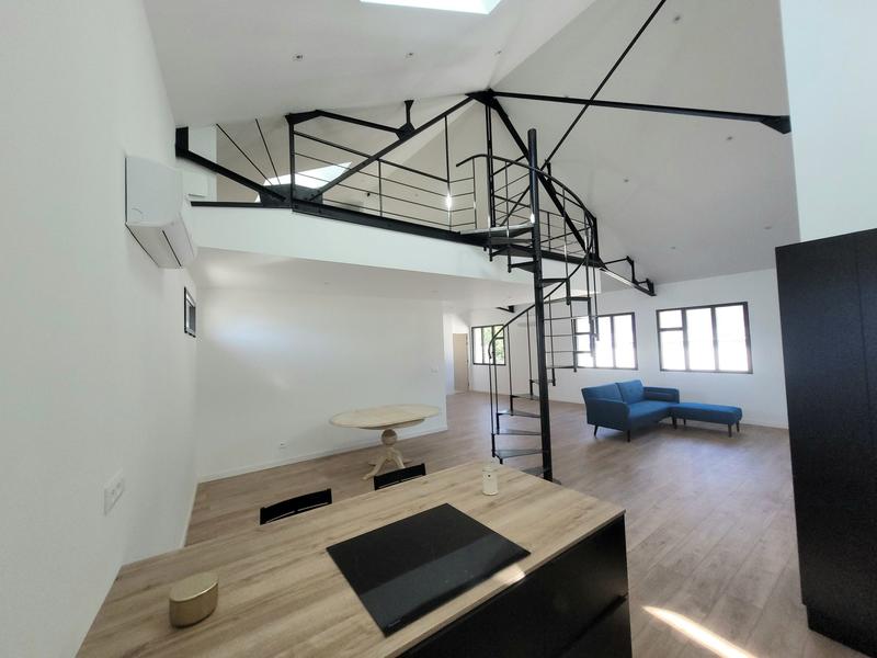 Loft - 110 m² - 4 pièces