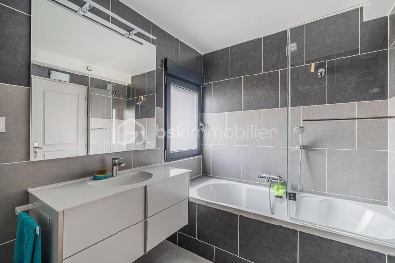 Appartement - 120 m² - 5 pièces