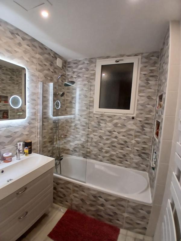 Appartement - 93 m² - 5 pièces