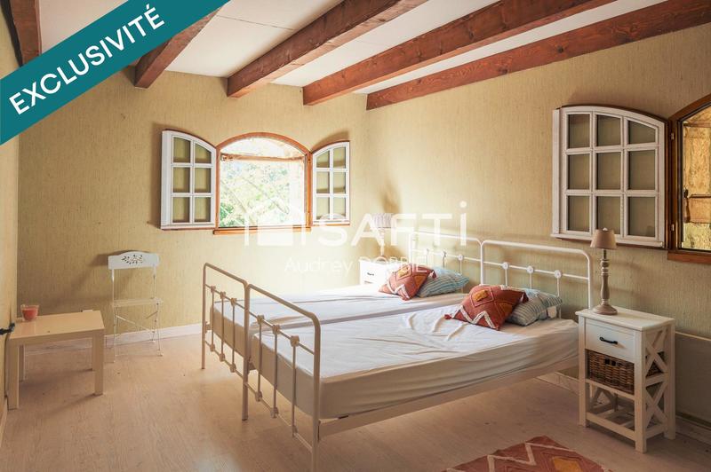 Maison - 204 m² - 8 pièces