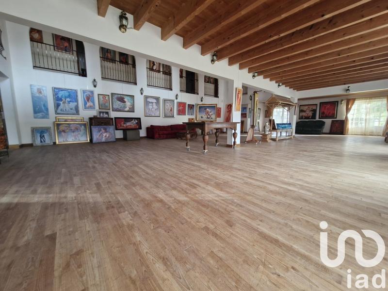 Maison - 560 m² - 10 pièces