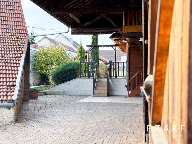 Maison - 360 m² - 10 pièces