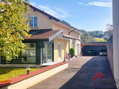 Demeure - 190 m² - 6 pièces