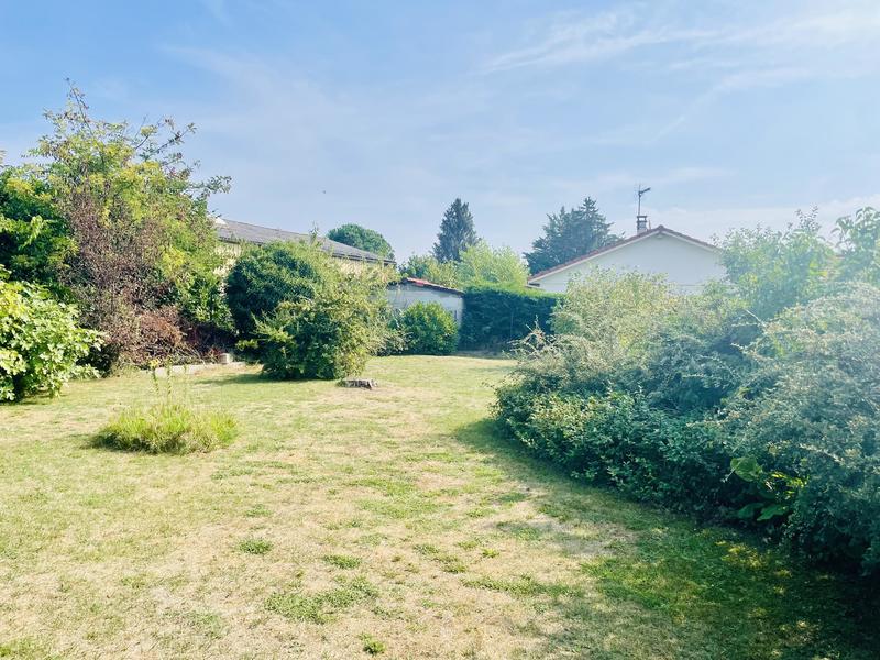 Terrain constructible - 608 m²