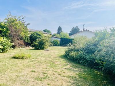 Terrain constructible - 608 m²