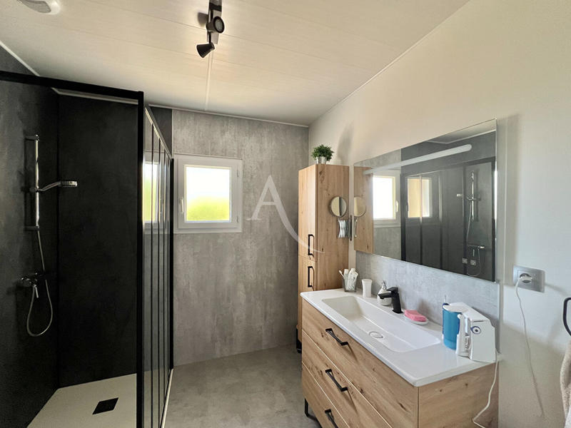 Maison - 99 m² - 5 pièces