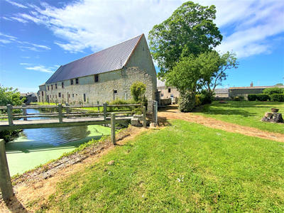 Corps de ferme - 195 m² - 8 pièces