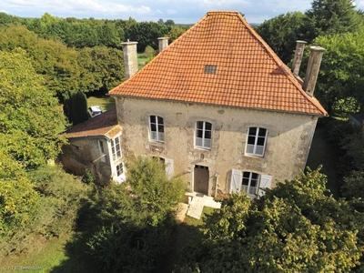 Maison - 230 m² - 8 pièces