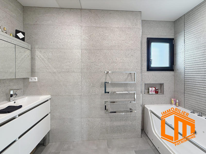 Maison - 105 m² - 4 pièces