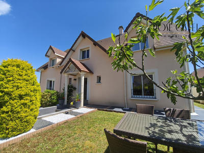 Maison - 221 m² - 6 pièces