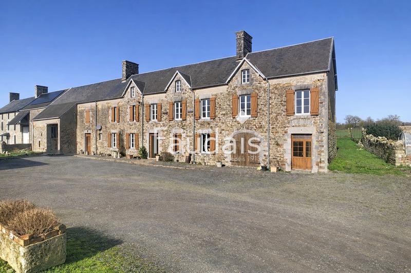 Maison - 230 m² - 11 pièces