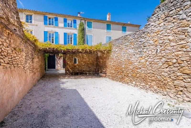 Maison - 180 m² - 7 pièces