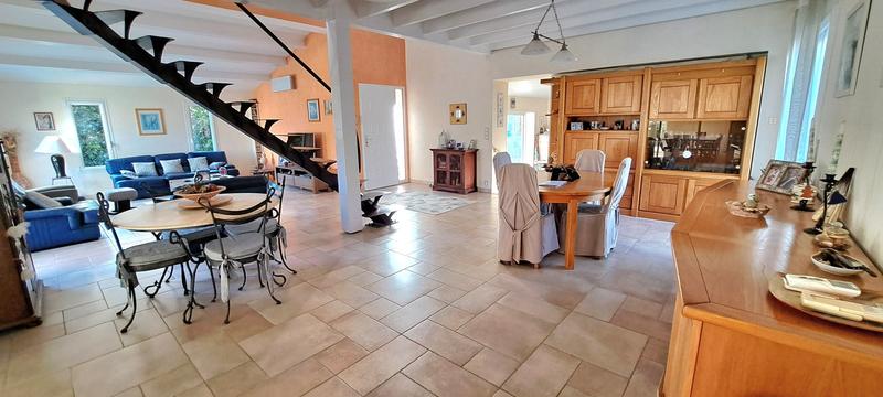 Villa - 218 m² - 7 pièces