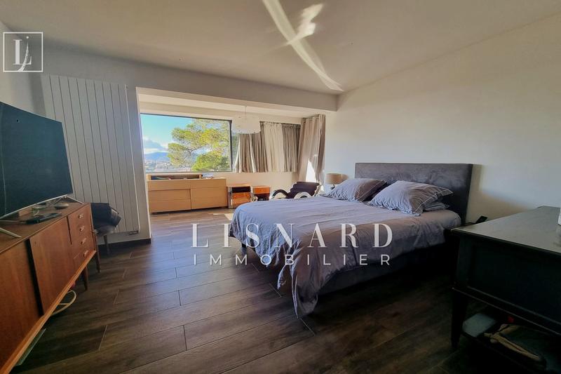 Maison - 200 m² - 6 pièces