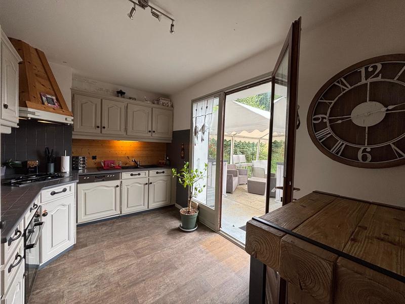 Maison traditionnelle - 164 m² - 6 pièces