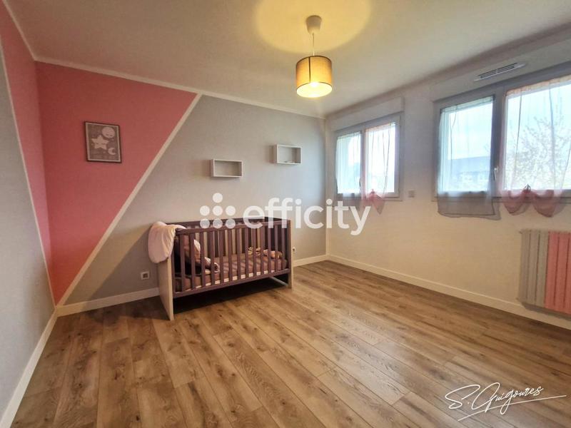 Maison - 224 m² - 9 pièces