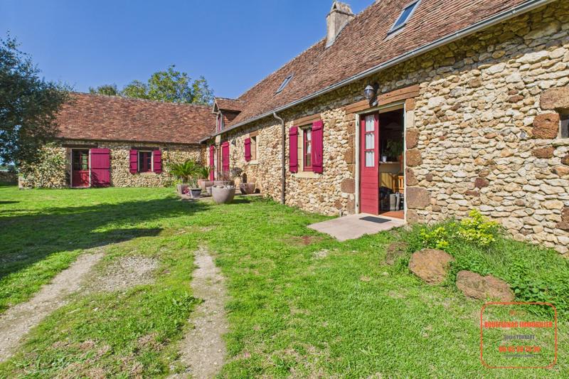 Maison - 240 m² - 9 pièces