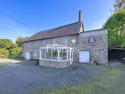 Maison - 128 m² - 8 pièces